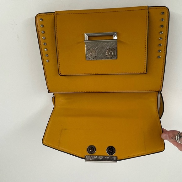 Topshop Yellow Crossbody Bag (PA3#1) - Picture 10 of 14